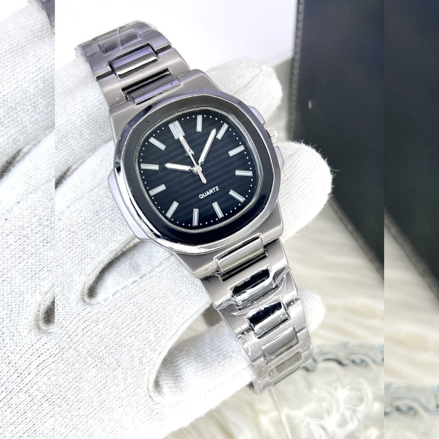 Bin-b Chain Watch for Men and Women Stainless Steel Analog Quartz Watch Classic Luxury Style Two-Tone Multiple Colors